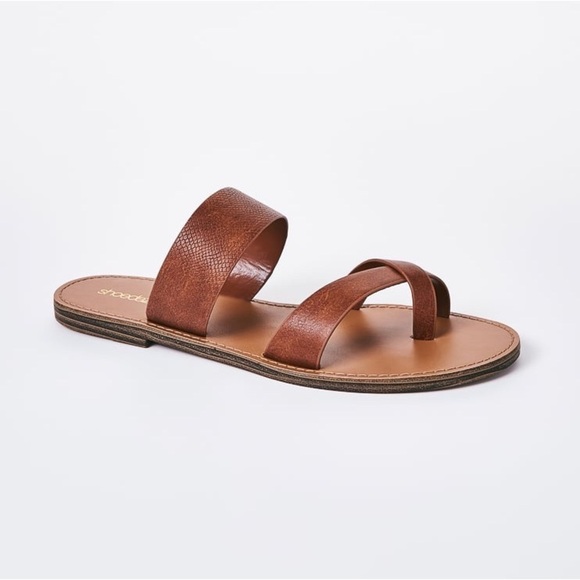 Shoedazzle Cloey Chic Faux-Leather Thong Sandals with Crisscross Strap - Picture 10 of 11